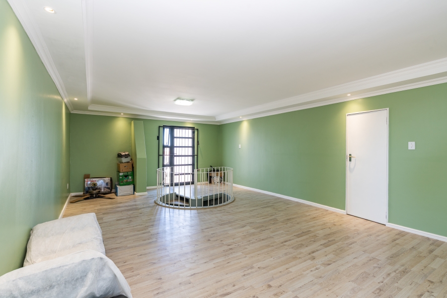 5 Bedroom Property for Sale in Weltevreden Valley Western Cape